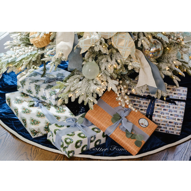 Boxwood Wreath Gift Wrap Roll